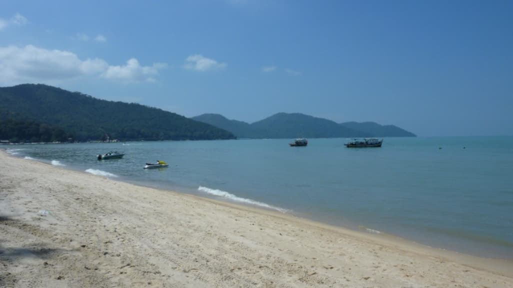 Relaxation and Fun at Batu Ferringhi Beach