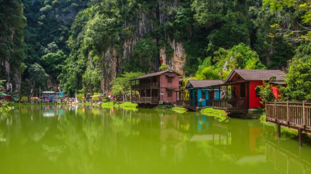 Qing Xin Ling Leisure & Cultural Village: A Glimpse into Nostalgia