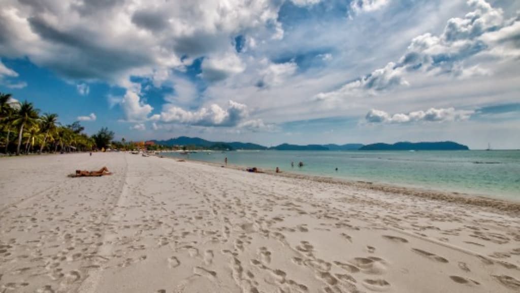 Pantai Cenang: Langkawi's Vibrant Beachfront