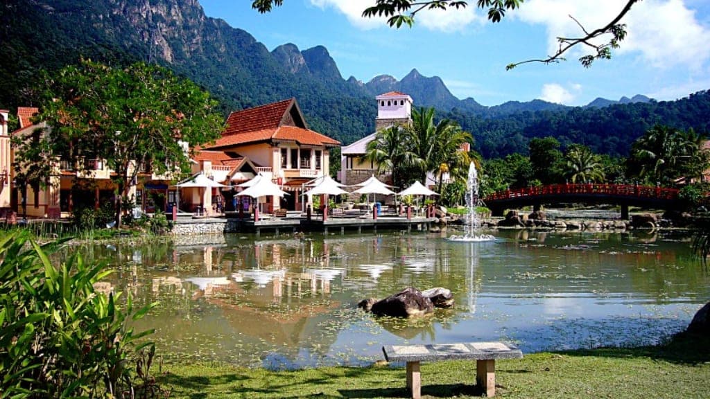 Oriental Village: Langkawi's Cultural Hub