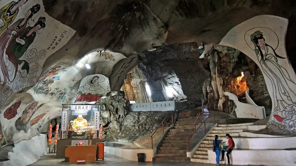 Perak Cave Temple: A Spiritual Sanctuary