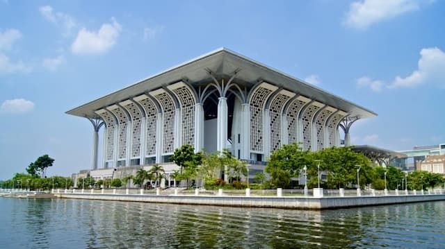 Tuanku Mizan Zainal Abidin Masjid