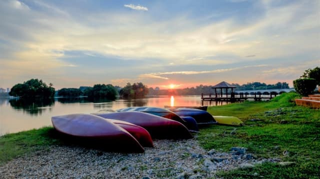 Pusat Rekreasi Air / Lake Recreation Centre, Putrajaya