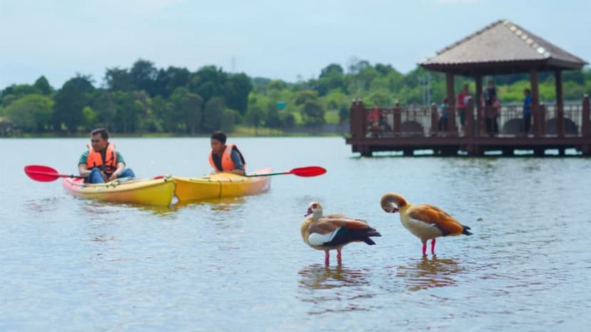 Pusat Rekreasi Air / Lake Recreation Centre, Putrajaya