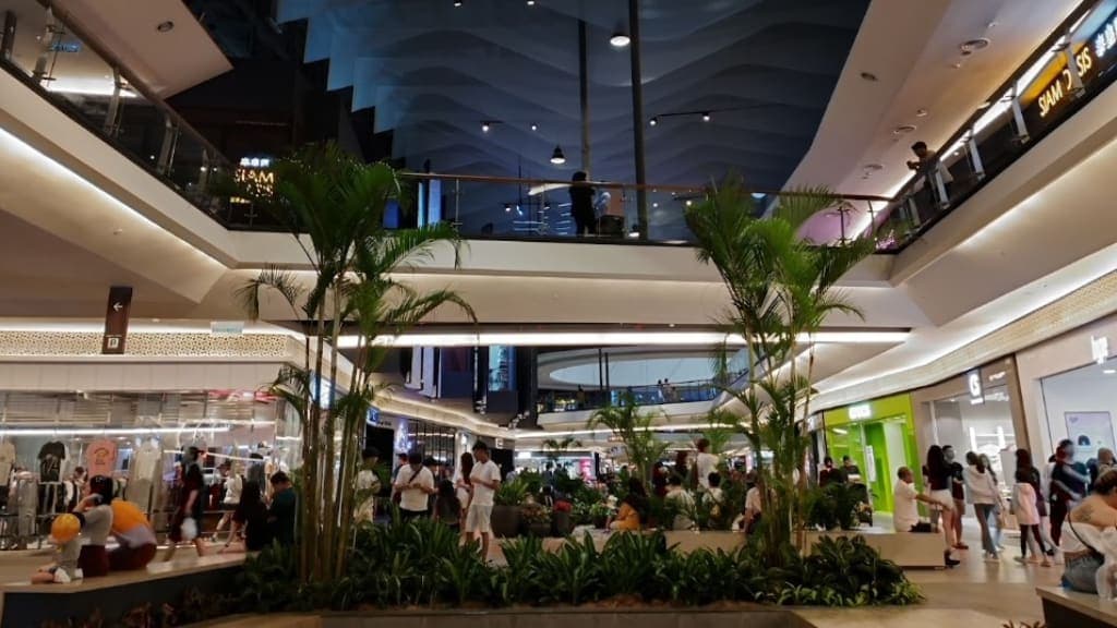 The Mall, Mid Valley Southkey: A Modern Shopping Haven