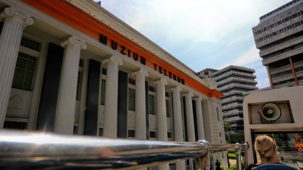 KL Hop-On Hop-Off: City Lights Tour