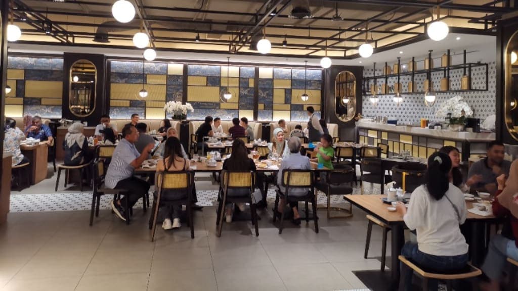 Luk Yu Tea House: A Fusion of Elegance and Tradition