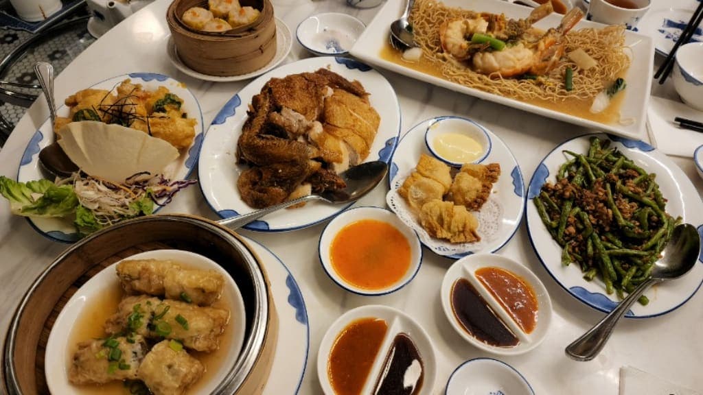 Luk Yu Tea House: A Fusion of Elegance and Tradition