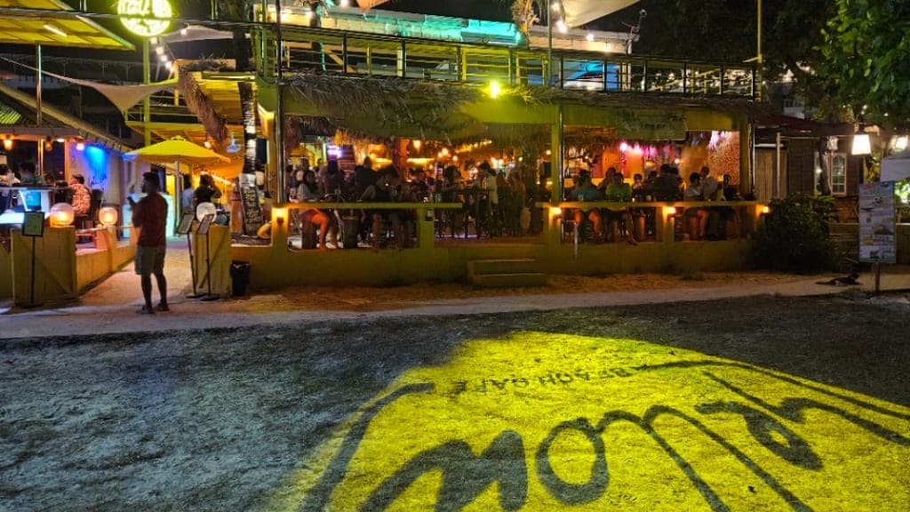 Yellow Beach Cafe: Langkawi's Seaside Delight