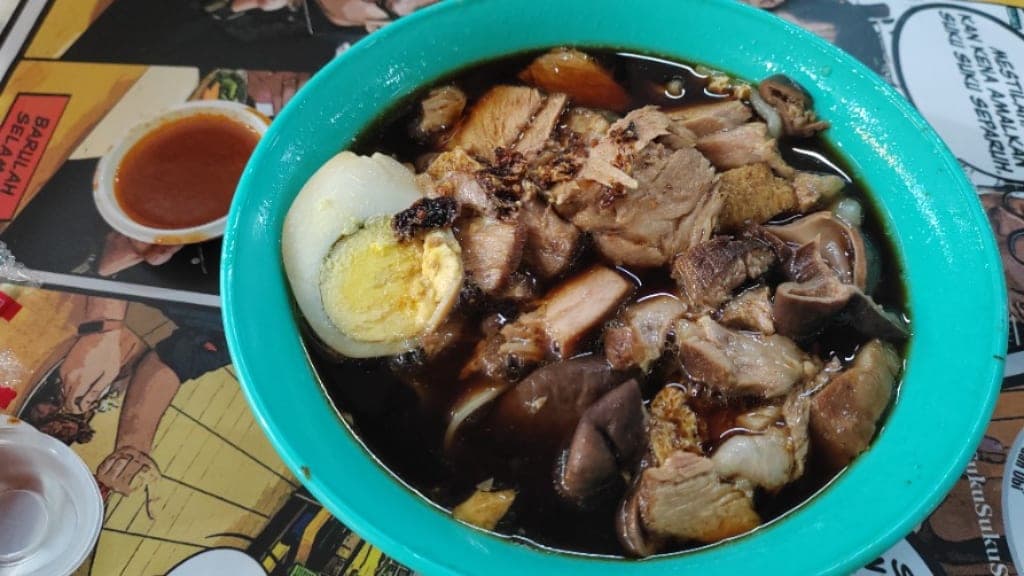 3rd Mile Kueh Chap: A Local Favorite