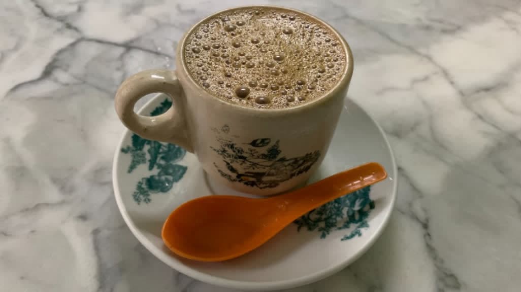 Kedai Kopi Sin Yoon Loong (新源隆白咖啡): A Vintage Coffee Experience