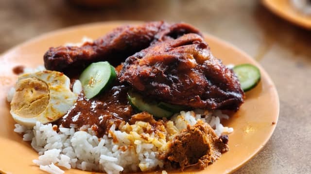 Nasi Ganja Ipoh ( Nasi Kandar ayam Merah)