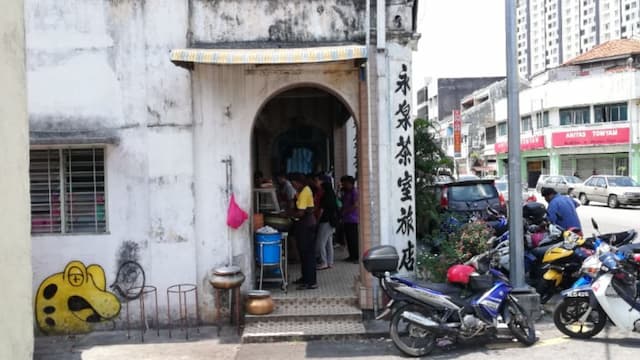 Nasi Ganja Ipoh ( Nasi Kandar ayam Merah)