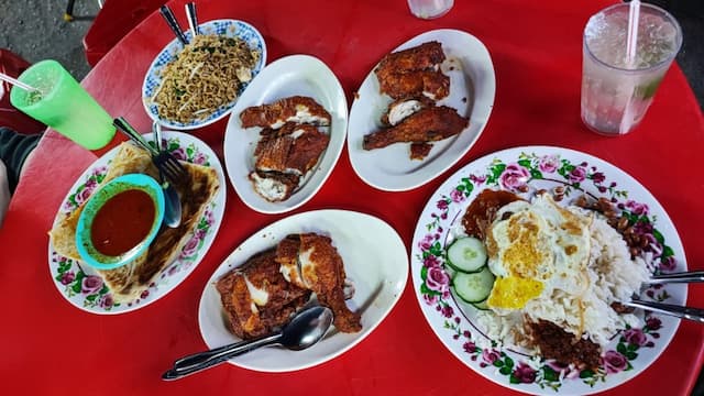 Gerai Big Tree Head | Food Court