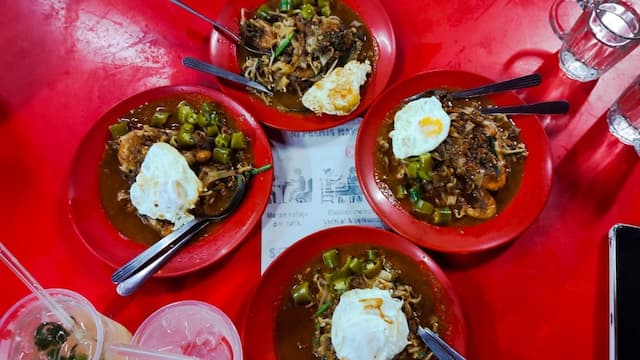 Pak Teh Char Kuey Teow & Nasi Lemak Ayam