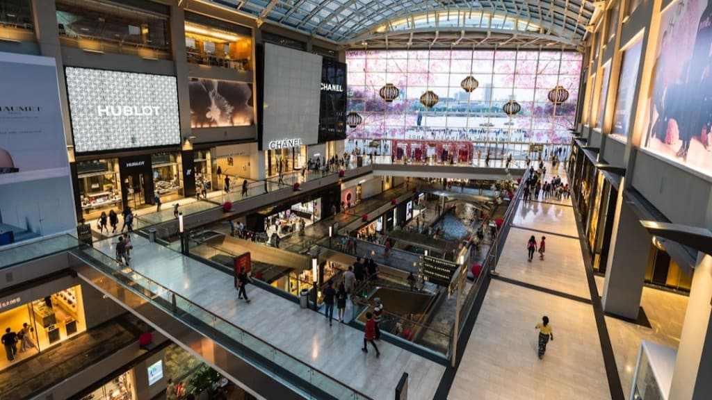 Shopping Mall: A Luxury Shopping Haven