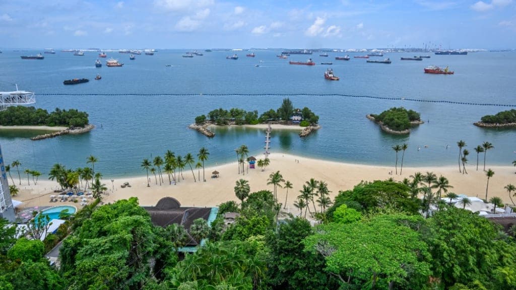 Sentosa Siloso Beach: A Vibrant Tropical Getaway