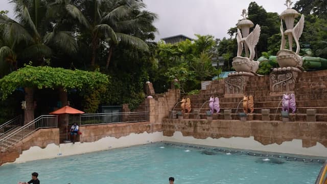 Adventure Cove Waterpark