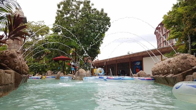 Adventure Cove Waterpark