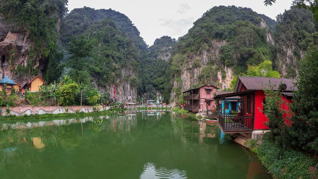 Qing Xin Ling Leisure & Cultural Village: A Glimpse into Nostalgia