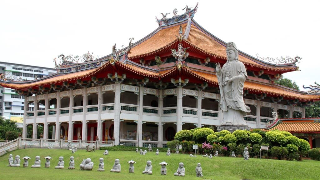 Kong Meng San Phor Kark See Monastery: A Haven of Buddhist Serenity