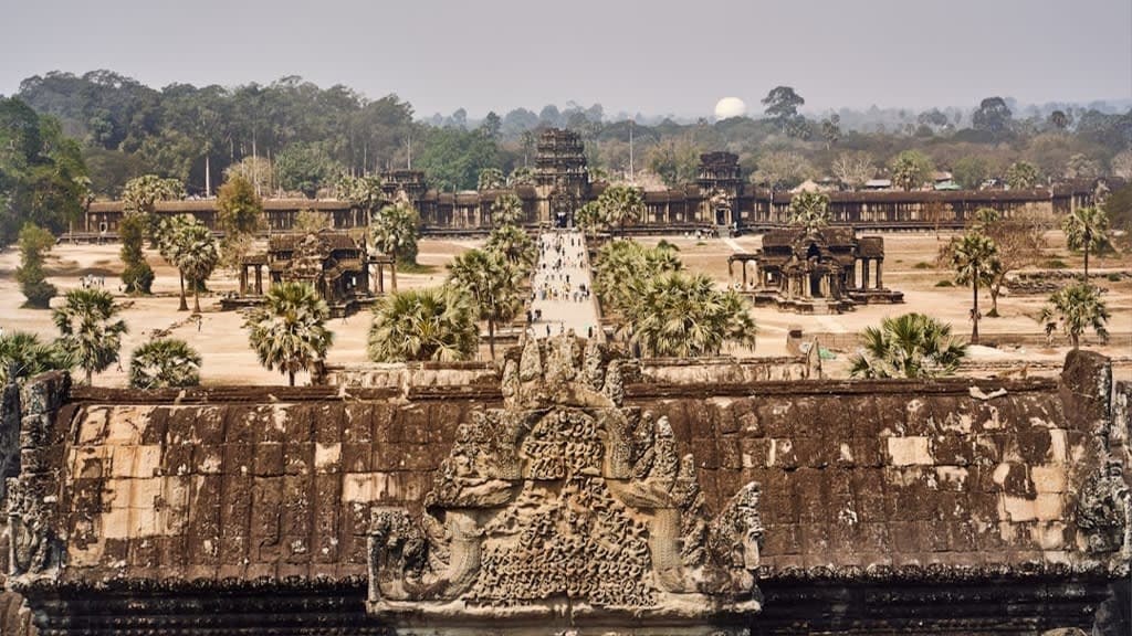 Wat Maha That: Where Ancient Serenity Meets Spiritual Solace