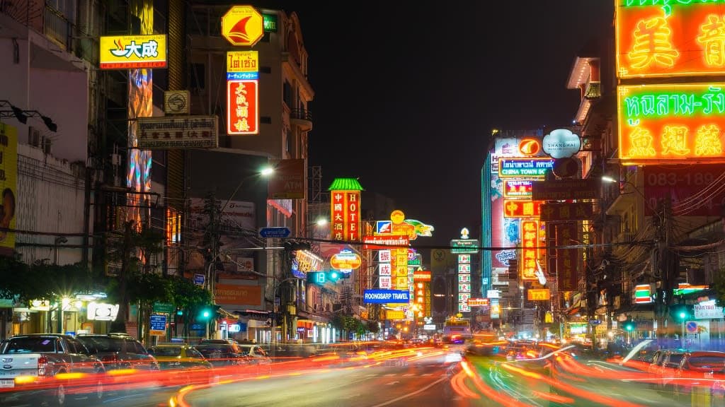 Yaowarat Rd: The Culinary Soul of Bangkok’s Chinatown