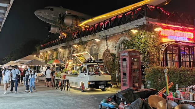 Srinagarindra Train Night Market