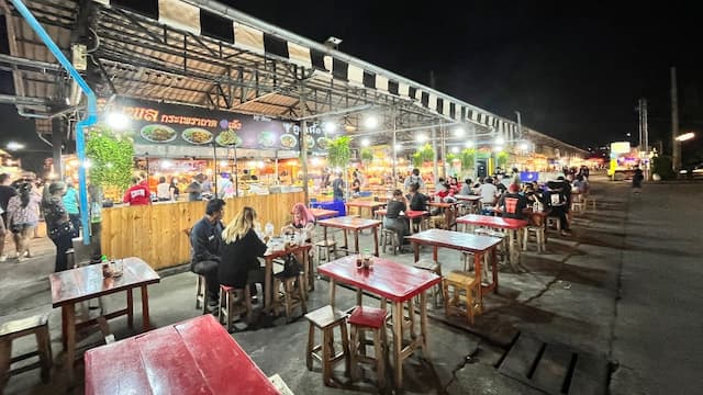 Srinagarindra Train Night Market