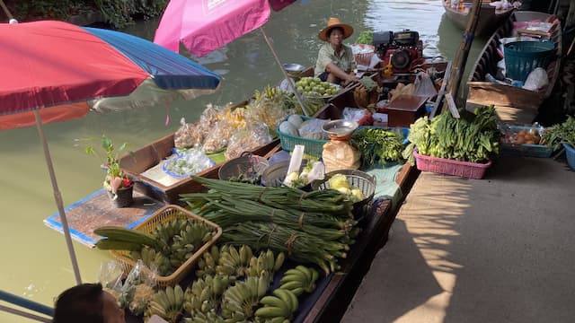 Khlong Lat Mayom Floating Market