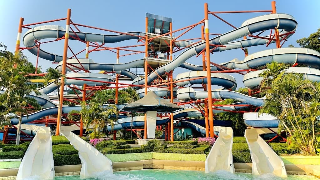 Siam Amazing Park: A Thrilling Escape into Fun and Fantasy