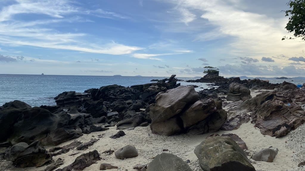 Khai Nai Island: A Secluded Paradise for Sun-Seekers and Snorkelers