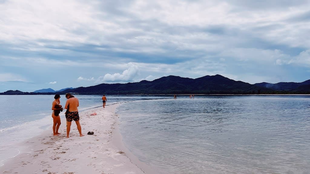 Ko Yao Yai: An Idyllic Retreat into Tranquility and Tradition