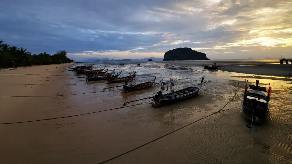 Ko Yao Yai: An Idyllic Retreat into Tranquility and Tradition
