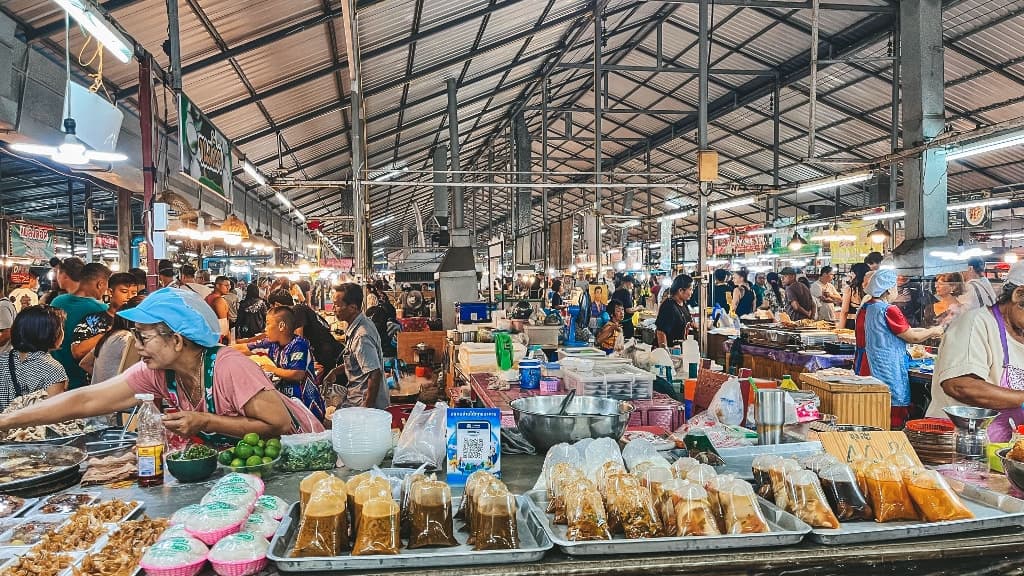 Naka Weekend Market: A Treasure Trove of Local Delights