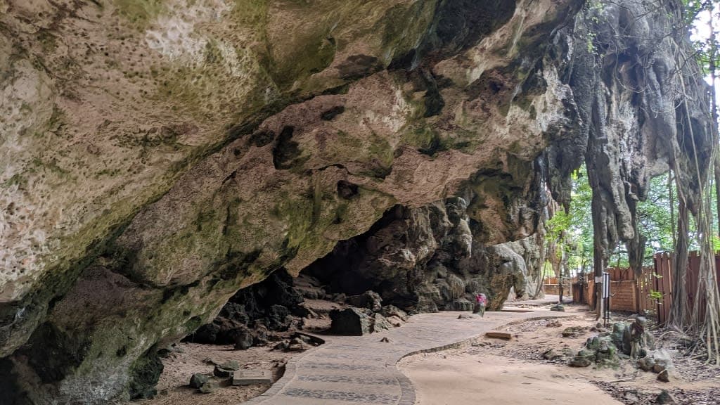 Railay Beach: A Climber's Paradise with Stunning Coastlines