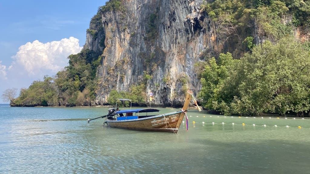 Railay Beach: A Climber's Paradise with Stunning Coastlines