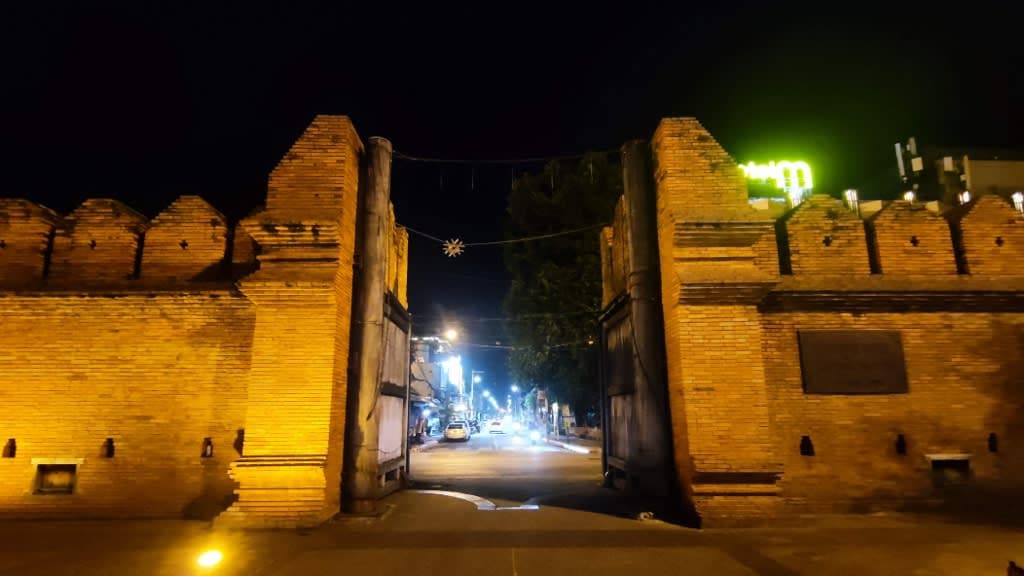 Tha Phae Gate: The Historic Heart of Chiang Mai