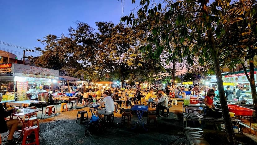 Wua Lai Walking Street
