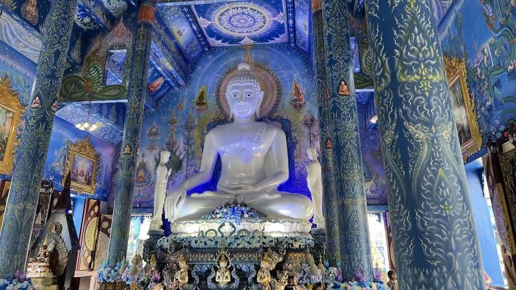 Rong Suea Ten Temple: A Dazzling Expression of Modern Faith