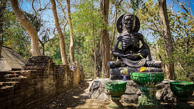 Wat Umong Suan Phutthatham