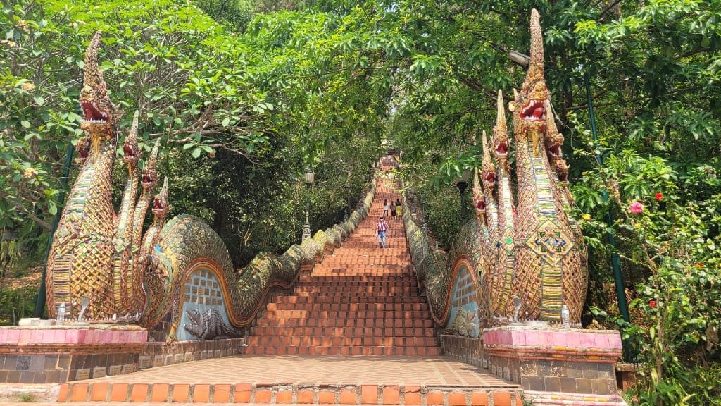 Wat Phra That Doi Suthep: A Sacred Pilgrimage Above the Clouds